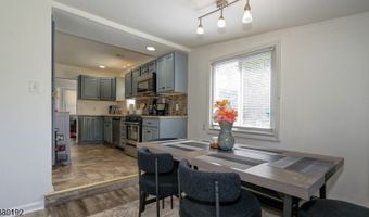 52 Riveredge Rd, Bayonne, NJ 07035