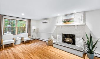 14 Sheri Dr, Coventry, RI 02816