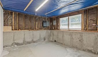 162 Pine St, Warwick, RI 02888