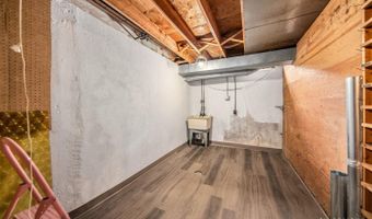 2923 Burlington Ct, Ann Arbor, MI 48105
