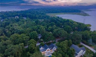 19 Castle Rd, Narragansett, RI 02882
