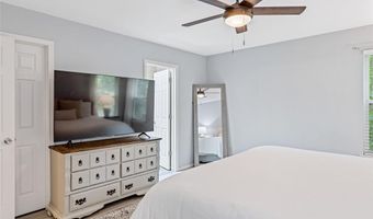404 Arbor Spring Dr, Ballwin, MO 63021