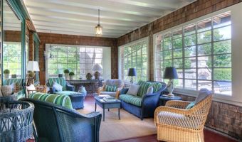 50 Eastover Rd, Portsmouth, RI 02871