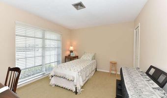 493 Forestview Dr, Atlantis, FL 33462