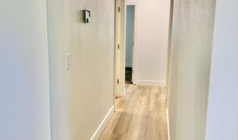 904 S Oak Ridge Dr, Aurora, MO 65605