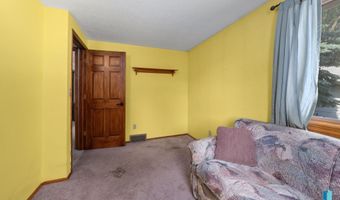 2013 E Sylvan Cir, Brandon, SD 57005