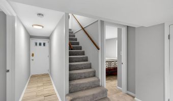 6282 15TH Rd N, Arlington, VA 22205