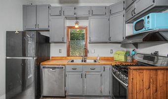 218 E 7th St, Ames, IA 50010