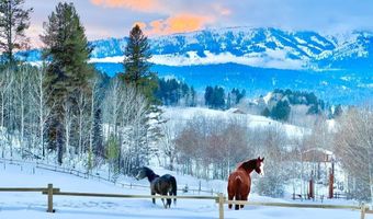 800 DELL Crk, Alpine, WY 83128