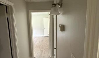 208 East St, Batesville, MS 38606
