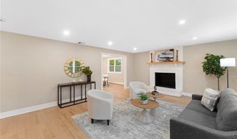 75 Walnut Rd, North Kingstown, RI 02852