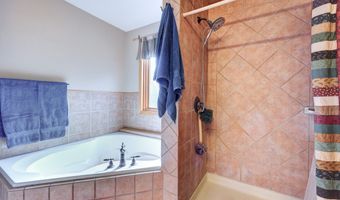 30049 Sunnyside Ct, Arkansas City, KS 67005