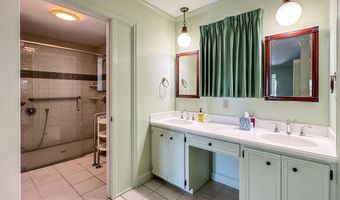 192 Ave B, Apalachicola, FL 32320