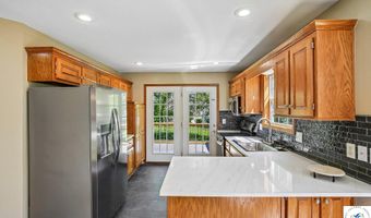 204 E 8th St, Adrian, MO 64720