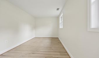 4907 CHANTICLEER Ave, Annandale, VA 22003