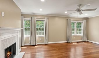 2345 S ROLFE St S, Arlington, VA 22202