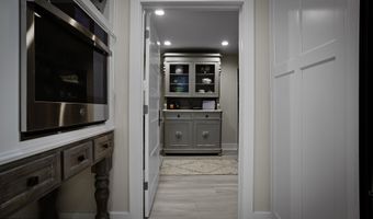 927 N Shore Dr, Biloxi, MS 39532