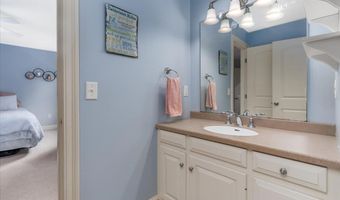 74 Settlers Ct, Bedford, NH 03110