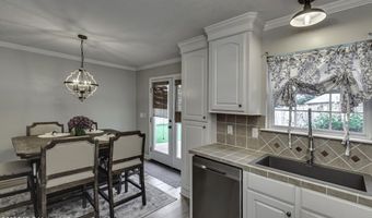 317 Greensboro Dr, Brandon, MS 39047