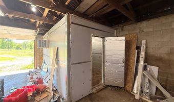 13081 Main Rd, Akron, NY 14001