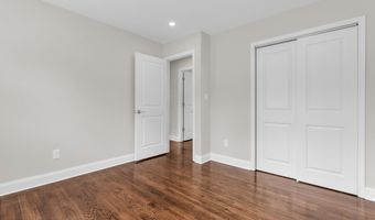 11 W Park Ave, Belford, NJ 07718