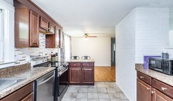 8 Andover Rd, Beverly, MA 01915