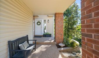35 Ridgeview Circle Ct, Ballwin, MO 63021