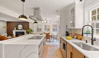 4006 N GLEBE Rd, Arlington, VA 22207