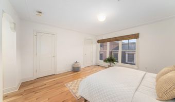 140 Ashley Mews Dr, Ann Arbor, MI 48104