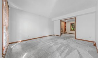 12935 Robinwood St NE, Alliance, OH 44601