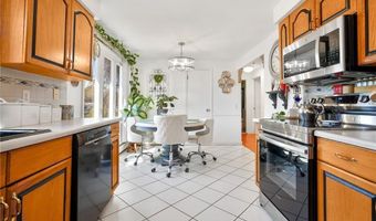 1 Pinehurst Rd, East Providence, RI 02915