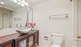 5904 MOUNT EAGLE Dr 105, Alexandria, VA 22303