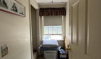 80 Baldwin Dr, Bangor, ME 04401