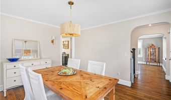 24 Huntington Dr, East Providence, RI 02916
