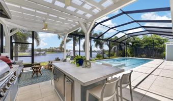 825 MANNS HARBOR Dr, Apollo Beach, FL 33572