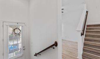 160 SUN PALM Ln, Altamonte Springs, FL 32701