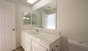 12794 Navajo Rd, Apple Valley, CA 92308