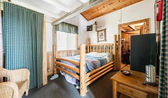 24 Pats Ln, Cascade, ID 83611