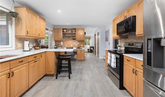 12 Robin Vale Dr, Glocester, RI 02857