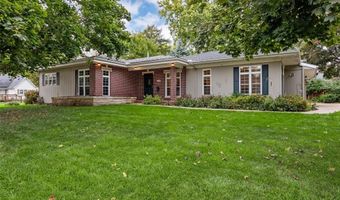 1108 E 3rd St, Anamosa, IA 52205