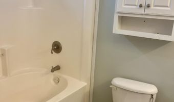 2404 Gladiolus St A, Ocean Springs, MS 39564