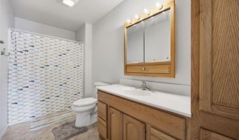 1103 E 1st St, Anamosa, IA 52205