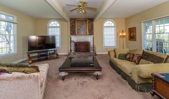 2 ALPINE Pl, Flemington, NJ 08822