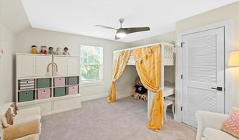 1307 Red Oak Plantation Dr, Ballwin, MO 63021
