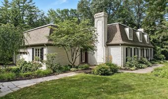 35 Shaw Dr, Bedford, NH 03110