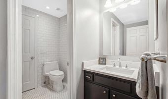 3602 SOUTH Pl #2, Alexandria, VA 22309