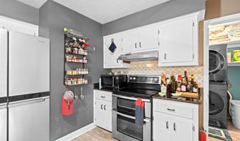 1 Country Manor Rd, Beaufort, SC 29906