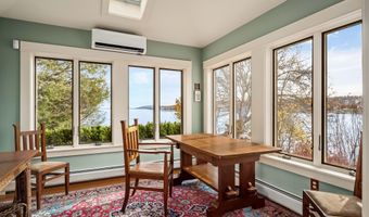 12 Ashley Dr, Belfast, ME 04915