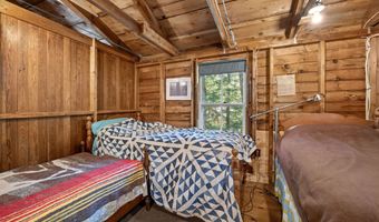 51 Leavitt Hill Rd, Ashland, NH 03217