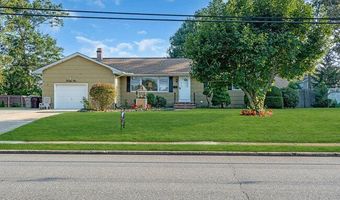 24 Woodland Rd, Bayville, NJ 08721